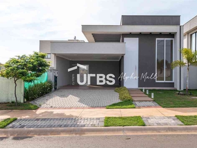 Casa com 3 quartos à venda no bairro Parqville Pinheiros, 300m²