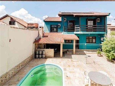 Casa com 3 quartos à venda no bairro Rubem Berta, 260m²