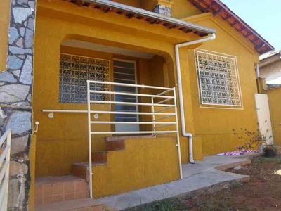 Casa com 3 quartos à venda no bairro Salgado Filho, 261m²