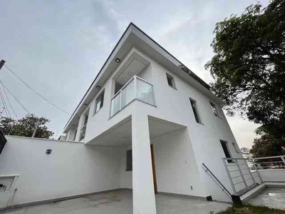 Casa com 3 quartos à venda no bairro Santa Amélia, 150m²
