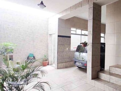Casa com 3 quartos à venda no bairro São Salvador, 200m²