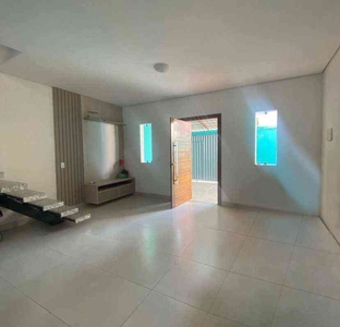 Casa com 3 quartos à venda no bairro Tropical, 150m²
