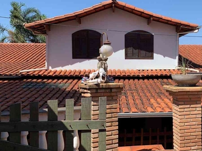 Casa com 4 quartos à venda no bairro Amazonas, 235m²