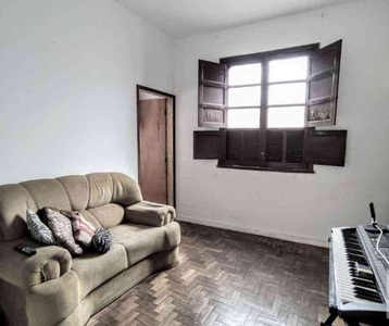 Casa com 4 quartos à venda no bairro Carlos Prates, 500m²