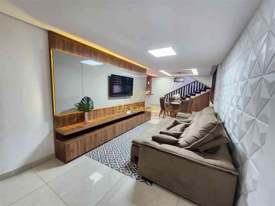 Casa com 4 quartos à venda no bairro Guarujá, 450m²