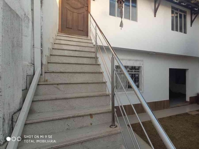 Casa com 4 quartos à venda no bairro Imbaúbas, 300m²