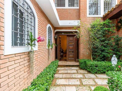 Casa com 4 quartos à venda no bairro Jardim Leonor, 641m²