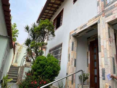 Casa com 4 quartos à venda no bairro Nova Esperança, 314m²