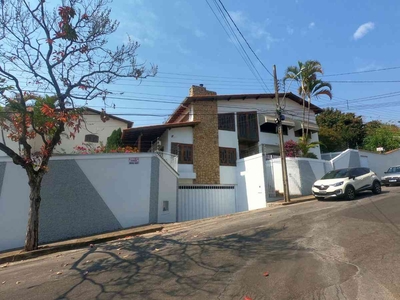 Casa com 4 quartos à venda no bairro Parque Boa Vista, 666m²