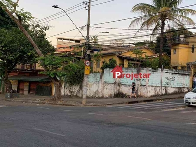 Casa com 4 quartos à venda no bairro Parque Riachuelo, 360m²