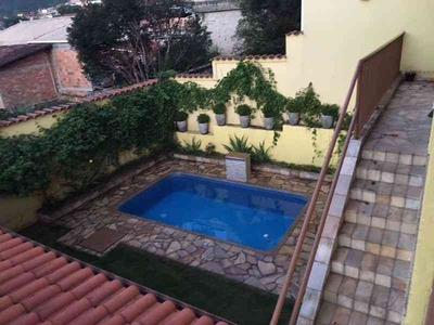 Casa com 4 quartos à venda no bairro Vila Santo Antônio de Pádua, 360m²