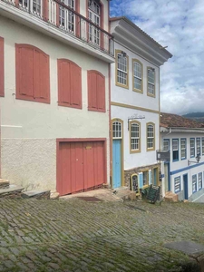 Casa com 4 quartos para alugar no bairro Centro, 400m²