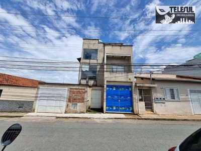 Casa com 6 quartos à venda no bairro Bom Pastor, 250m²