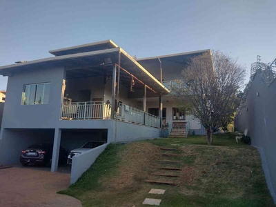 Casa com 6 quartos à venda no bairro Garças, 1000m²