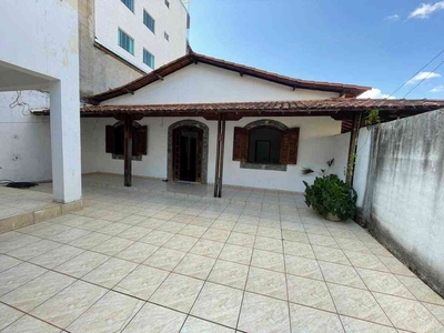 Casa com 7 quartos à venda no bairro Riacho das Pedras, 360m²