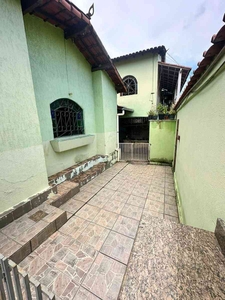 Casa com 8 quartos à venda no bairro Parque Recreio, 315m²