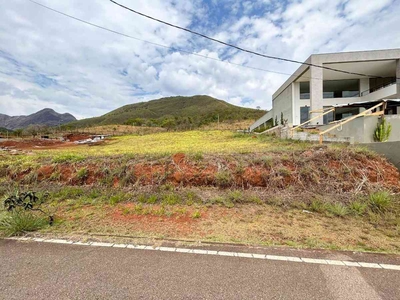 Lote à venda no Condomínio Serra dos Bandeirantes, 1000m²