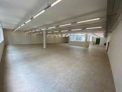 Sala para alugar no bairro Centro, 338m²