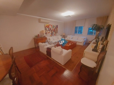 Apartamento à venda em Gávea com 160 m², 4 quartos, 2 suítes, 1 vaga