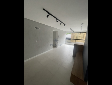 Apartamento no Bairro Itoupava Seca em Blumenau com 2 Dormitórios (1 suíte) e 74 m²