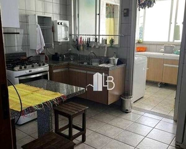 Apartamento no bairro Saraiva com três quartos