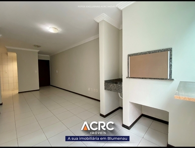 Apartamento no Bairro Velha em Blumenau com 3 Dormitórios e 65.8 m²