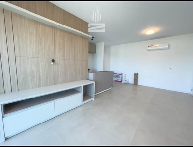 Apartamento no Bairro Vila Nova em Blumenau com 2 Dormitórios (2 suítes) e 90 m²