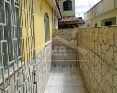 Casa com 3 dormitórios à venda, 220 m² por R$ 330.000 - Trindade - São Gonçalo/RJ