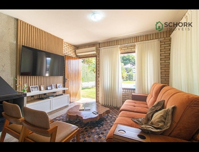 Casa no Bairro Itoupava Central em Blumenau com 3 Dormitórios (3 suítes) e 207 m²