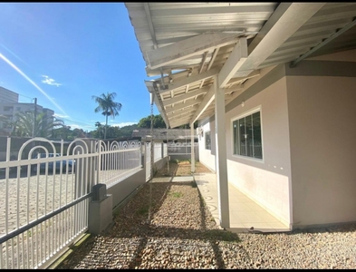 Casa no Bairro Salto Norte em Blumenau com 3 Dormitórios (1 suíte) e 140 m²