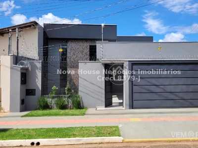 Casa Térrea com 3 Quartos à Venda por R$ 795.000