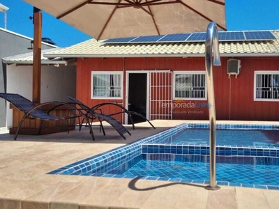 CASA MARFIM * 3 QUARTOS * PISCINA * 650 mts da Praia de Mariscal.