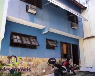 Ótima Casa Triplez de Vila com Piscina e Churrasqueira