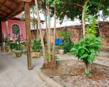 Vende-se uma linda casa próximo ao campo de golfe