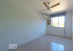 APARTAMENTO no 2º andar com 2 dormitórios e 1 garagem