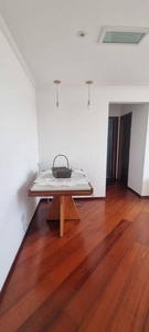 Apartamento com 2 Quartos e 1 banheiro para Alugar, 58 m² por R$ 1.500/Mês