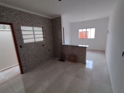 Casa com 2 Quartos e 2 banheiros à Venda, 63 m² por R$ 291.219