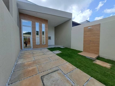 Casa com 2 Quartos e 2 banheiros à Venda, 88 m² por R$ 180.000