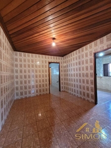 Casa com 3 Quartos e 1 banheiro à Venda, 75 m² por R$ 300.000