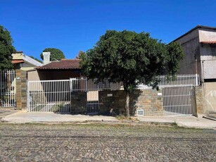 Casa com 2 quartos à venda no bairro Alípio de Melo, 372m²