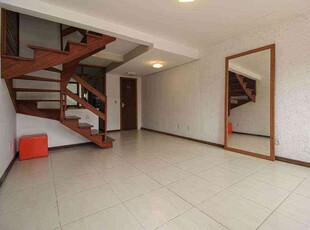 Casa com 2 quartos à venda no bairro Guarujá, 92m²