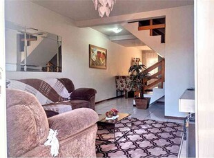 Casa com 2 quartos à venda no bairro Jardim Algarve, 71m²