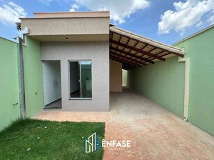 Casa com 3 quartos à venda no bairro Canarinho, 180m²