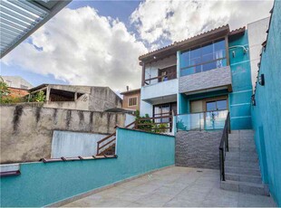 Casa com 3 quartos à venda no bairro Jardim do Bosque, 150m²