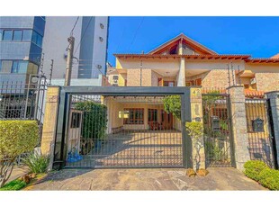 Casa com 3 quartos à venda no bairro Jardim Itu Sabará, 255m²