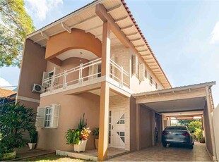 Casa com 3 quartos à venda no bairro Sarandi, 215m²