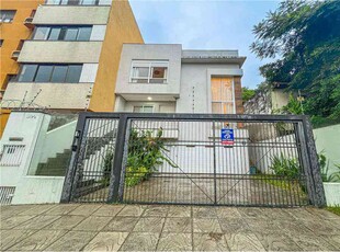 Casa com 4 quartos à venda no bairro Chácara das Pedras, 300m²