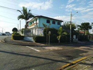 Casa com 6 quartos à venda no bairro Xaxim, 350m²