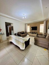 Casa em Condomínio com 5 quartos à venda no bairro Setor Habitacional Vicente Pires, 180m²