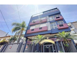 Cobertura com 1 quarto à venda no bairro Petrópolis, 105m²